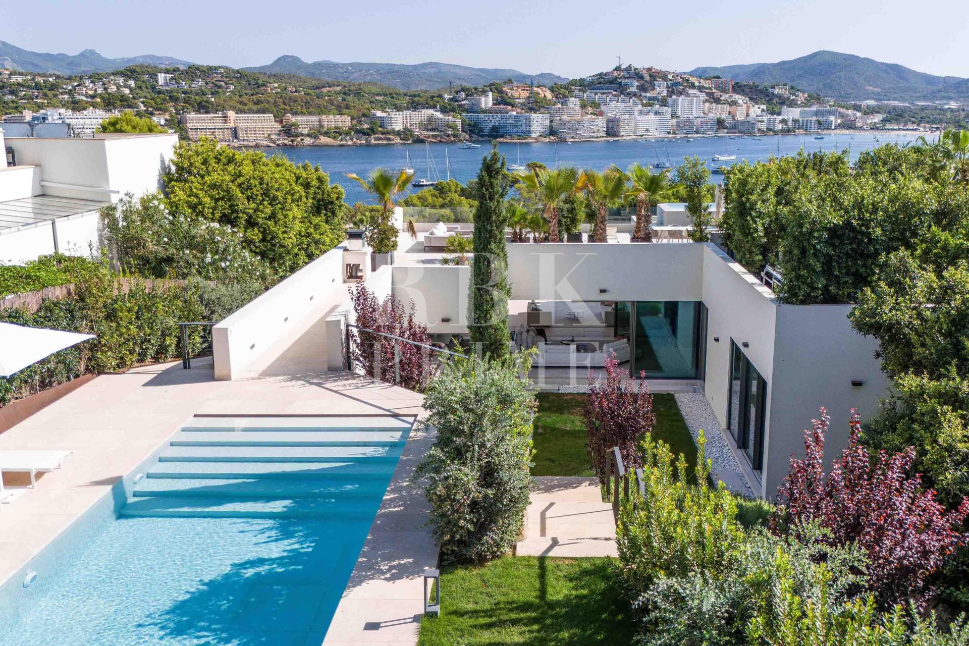 Available - Villa - Calvià