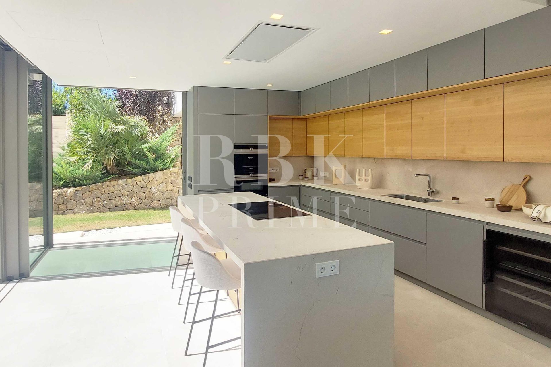 Available - Villa - Calvià