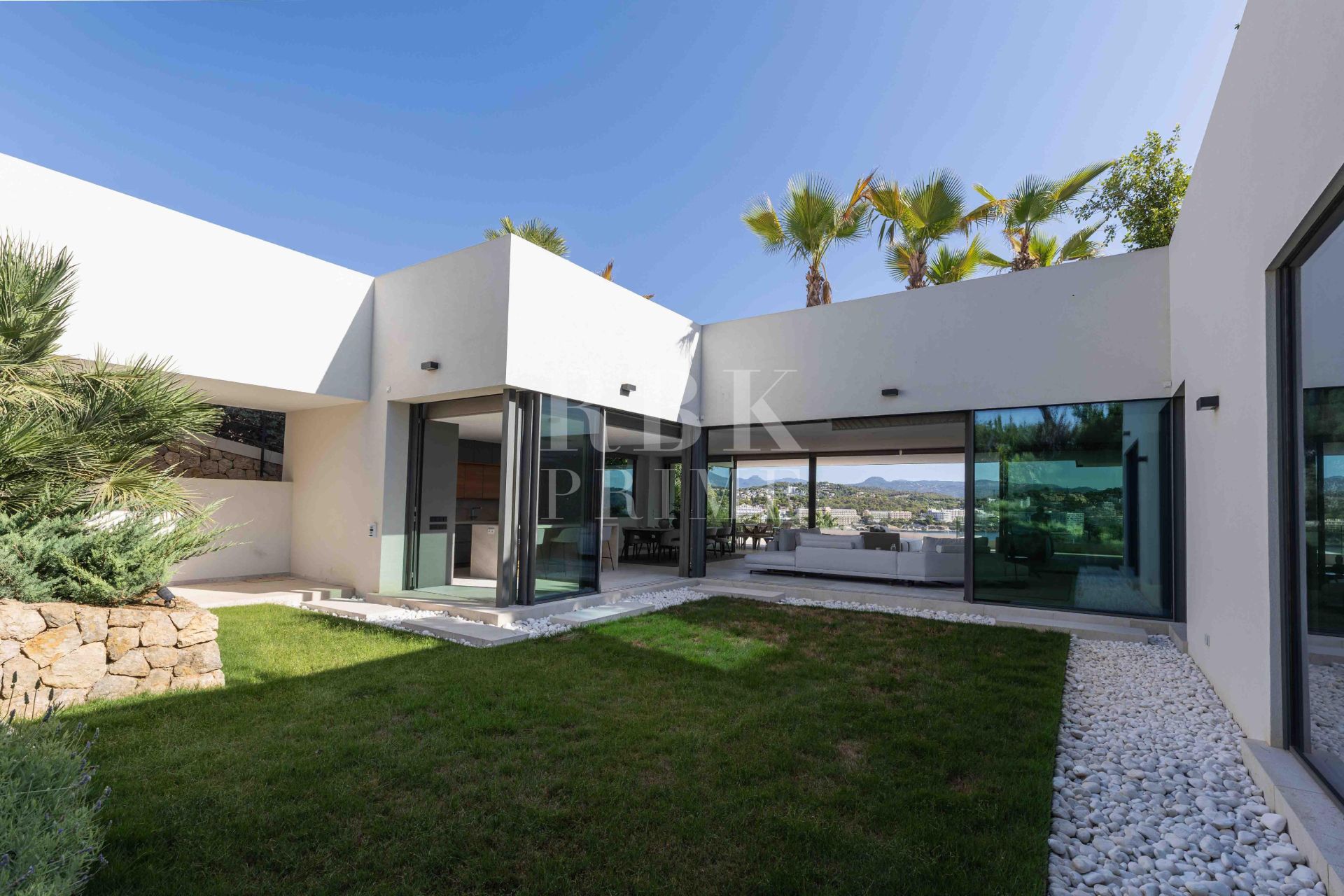Available - Villa - Calvià