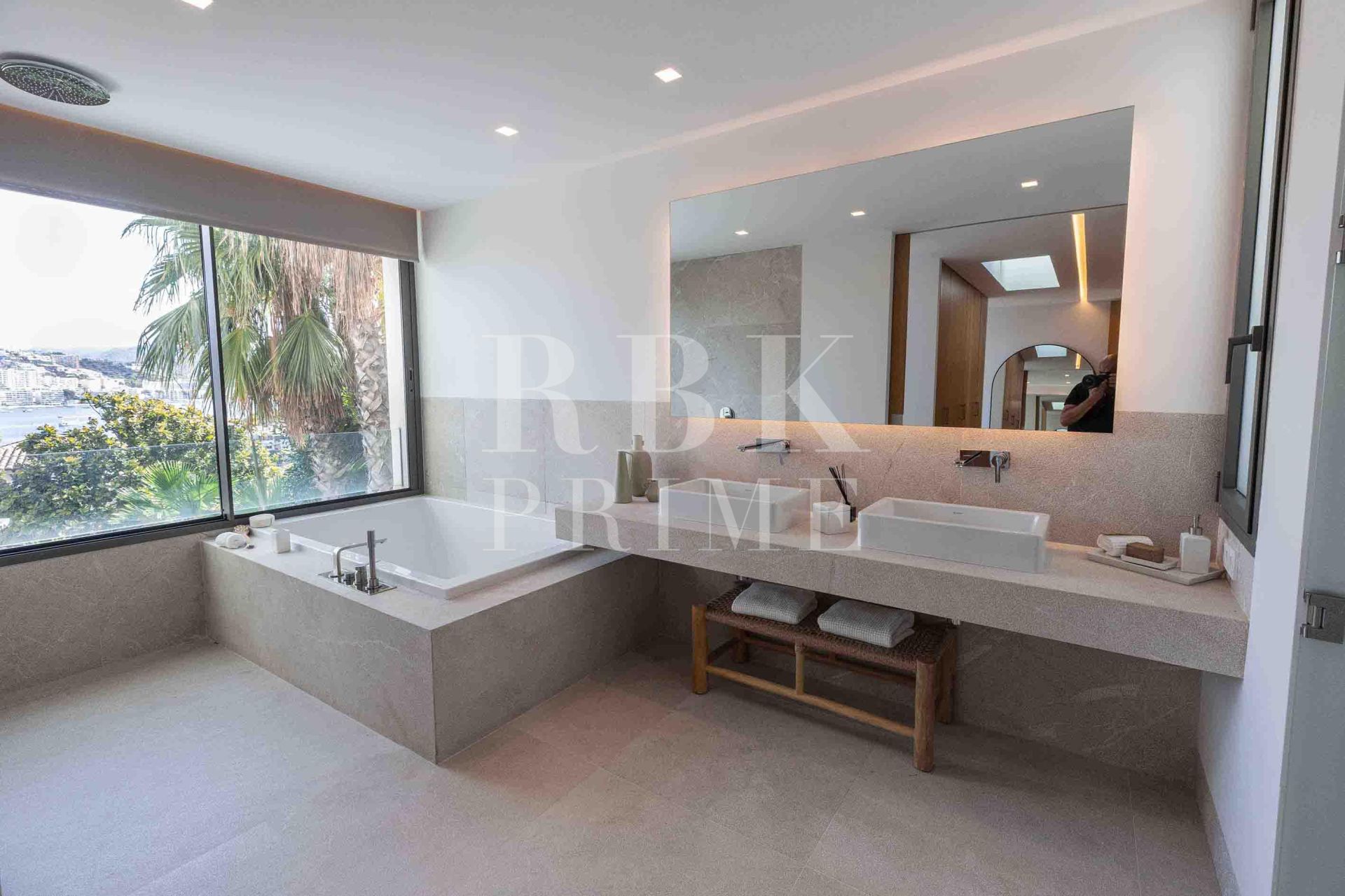 Available - Villa - Calvià