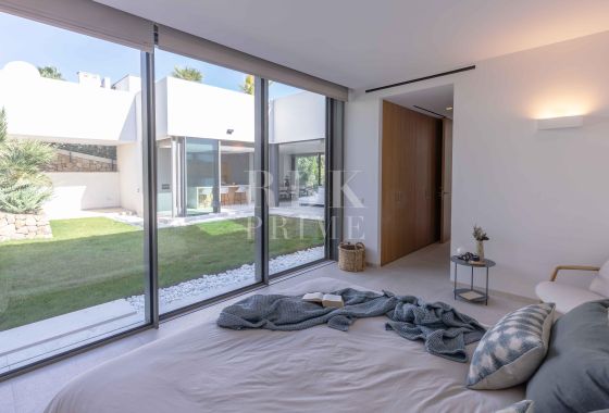Villa · Available - Calvià