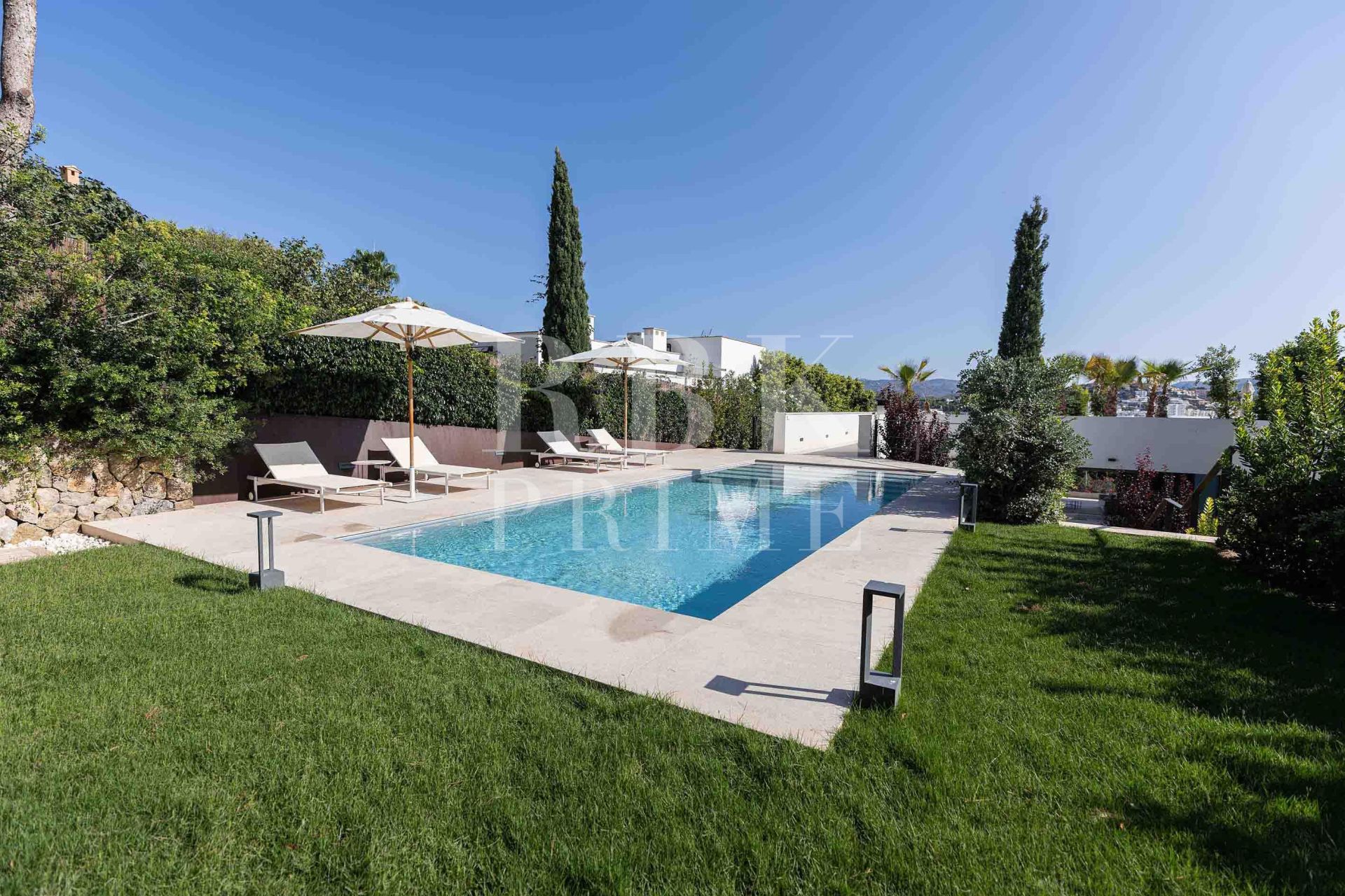 Available - Villa - Calvià