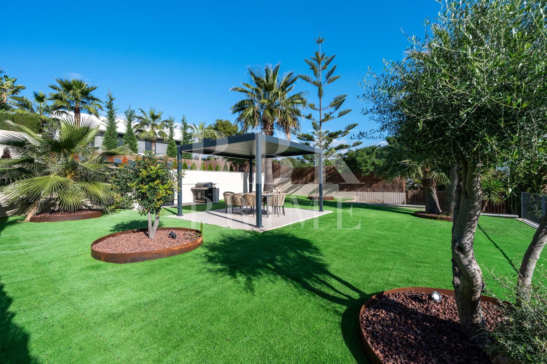 Available - Villa - Calvià