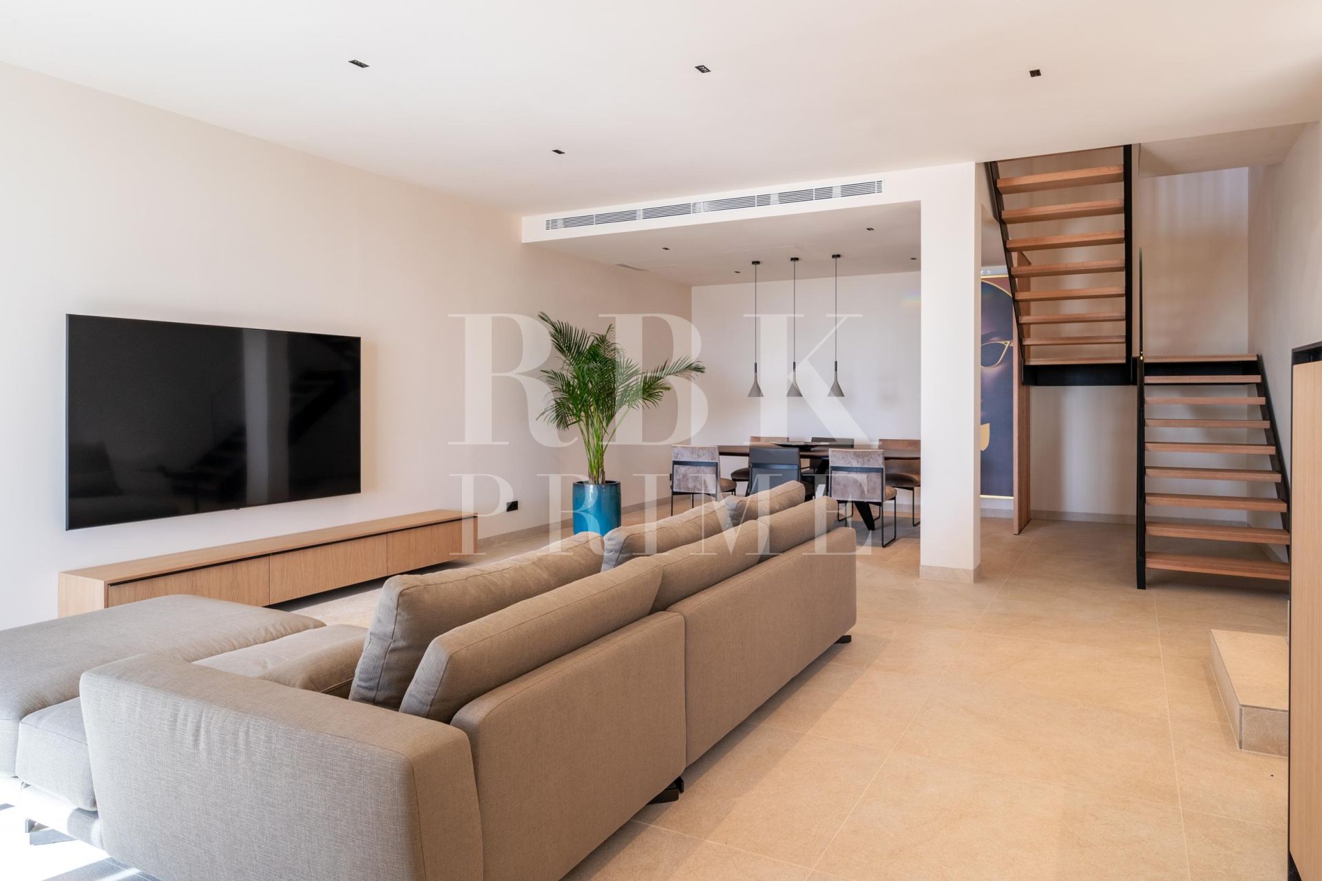 Available - Villa - Calvià