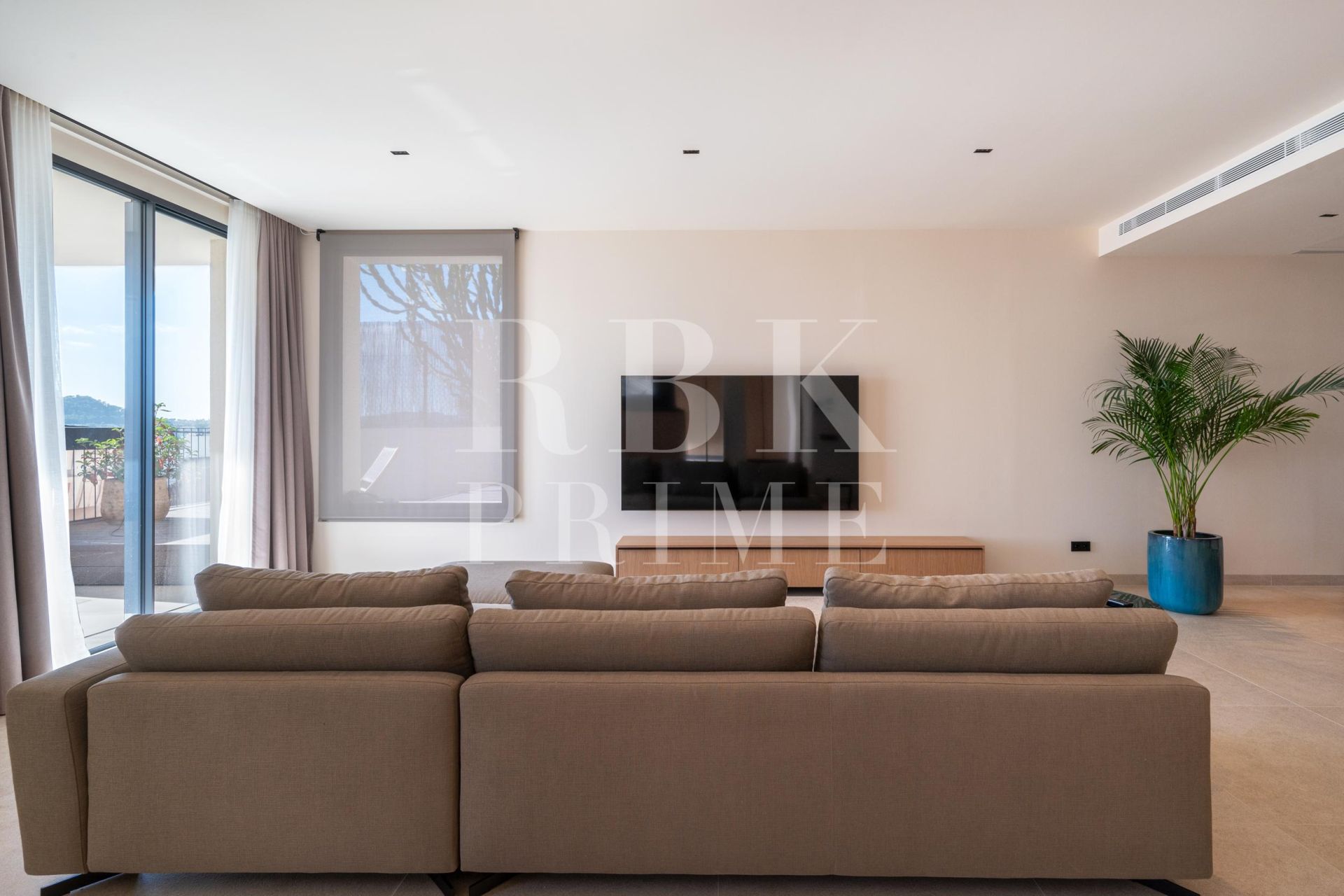 Available - Villa - Calvià