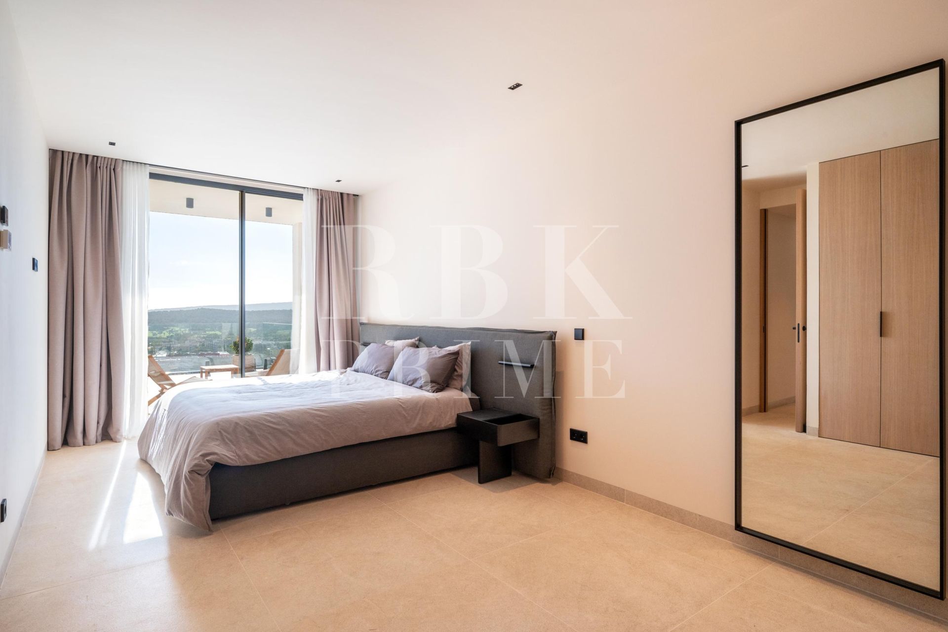 Available - Villa - Calvià