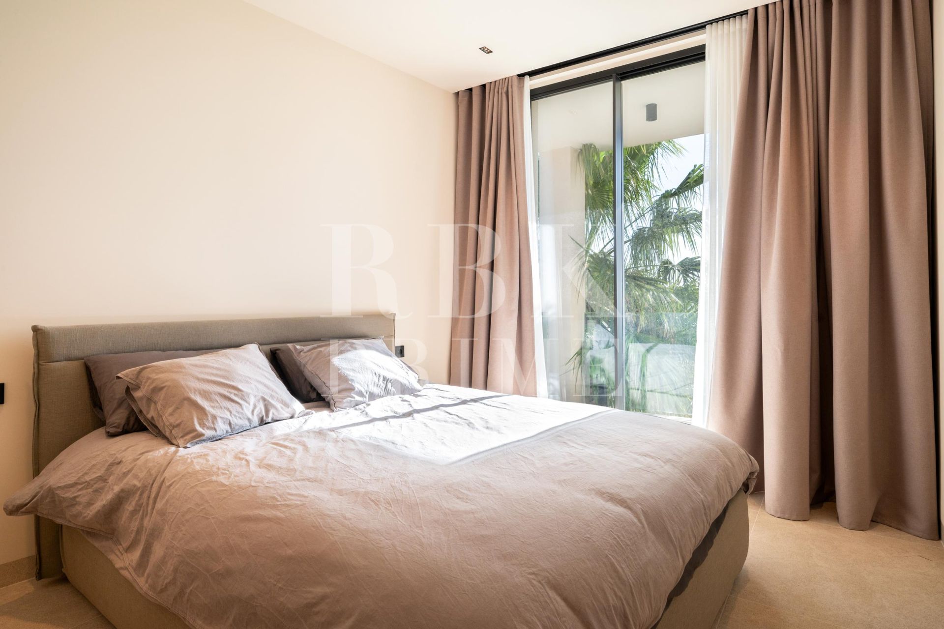 Available - Villa - Calvià