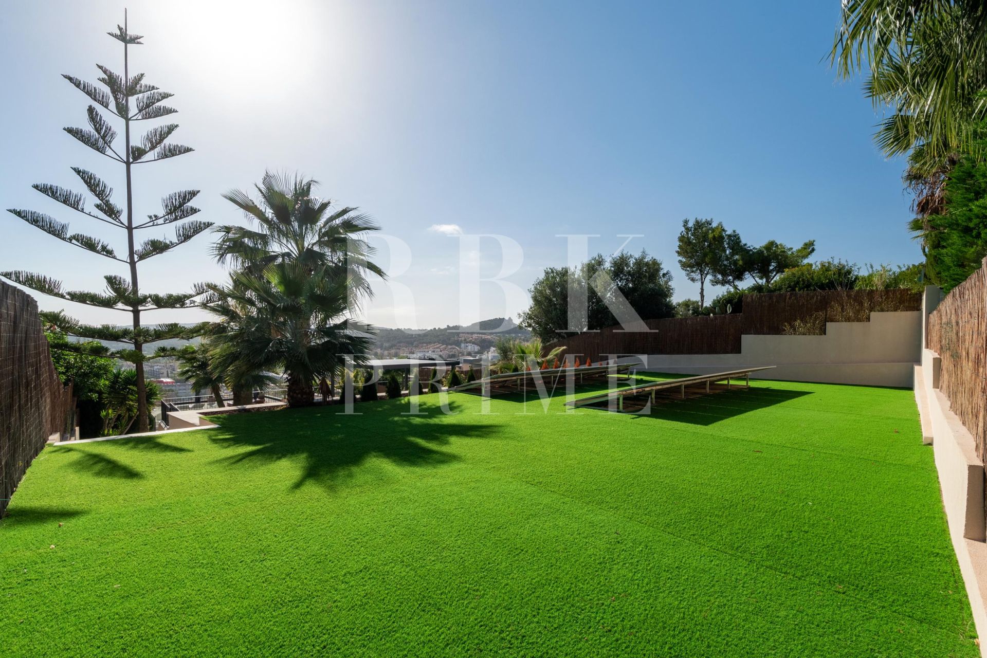 Available - Villa - Calvià