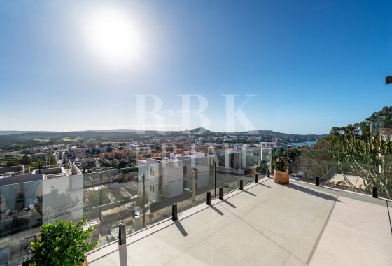 Villa · Available - Calvià