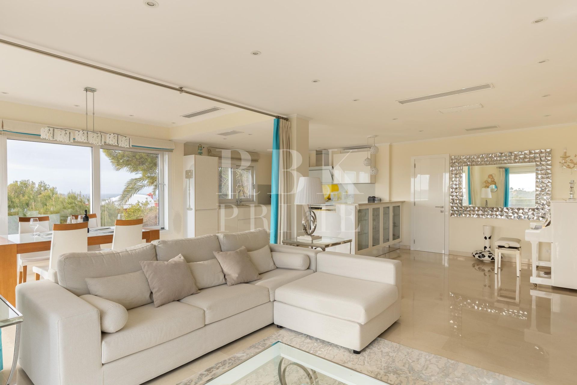 Available - Villa - Calvià