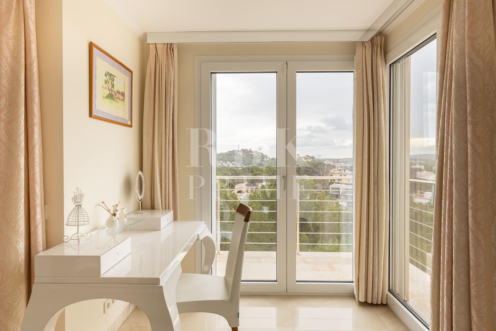 Available - Villa - Calvià