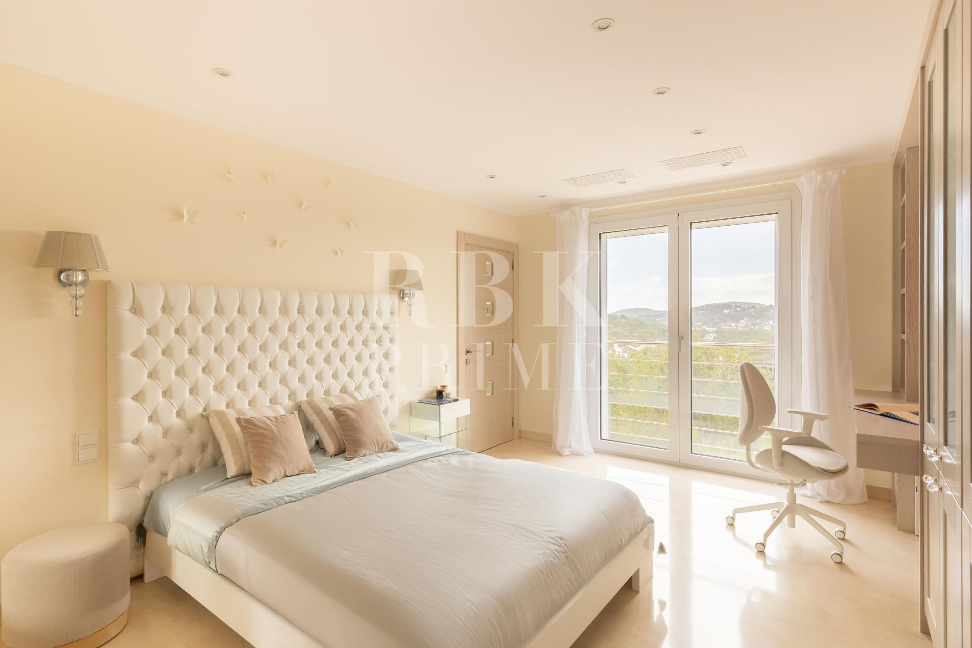 Available - Villa - Calvià
