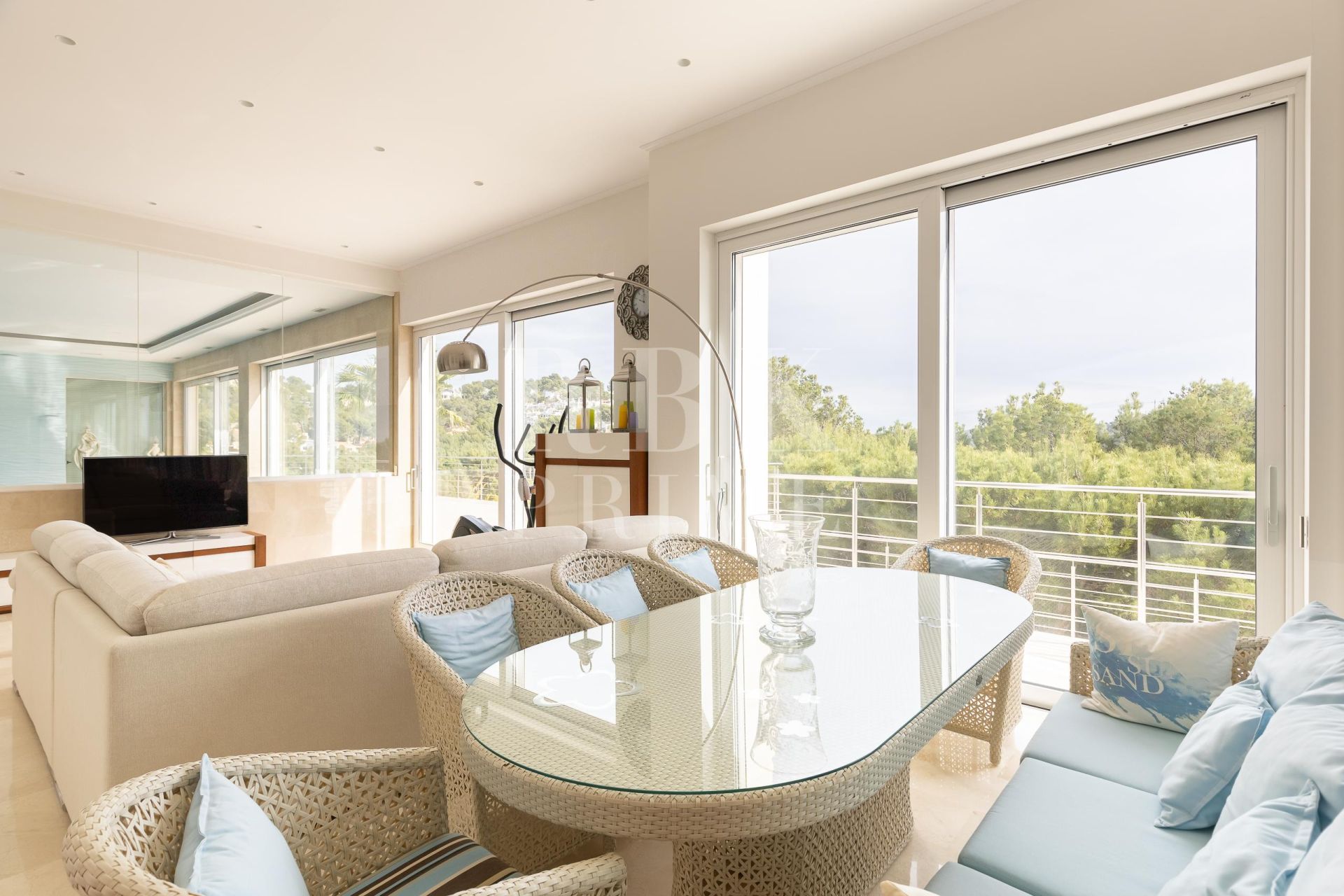 Available - Villa - Calvià