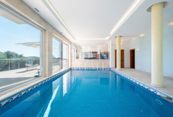 Villa · Available - Calvià
