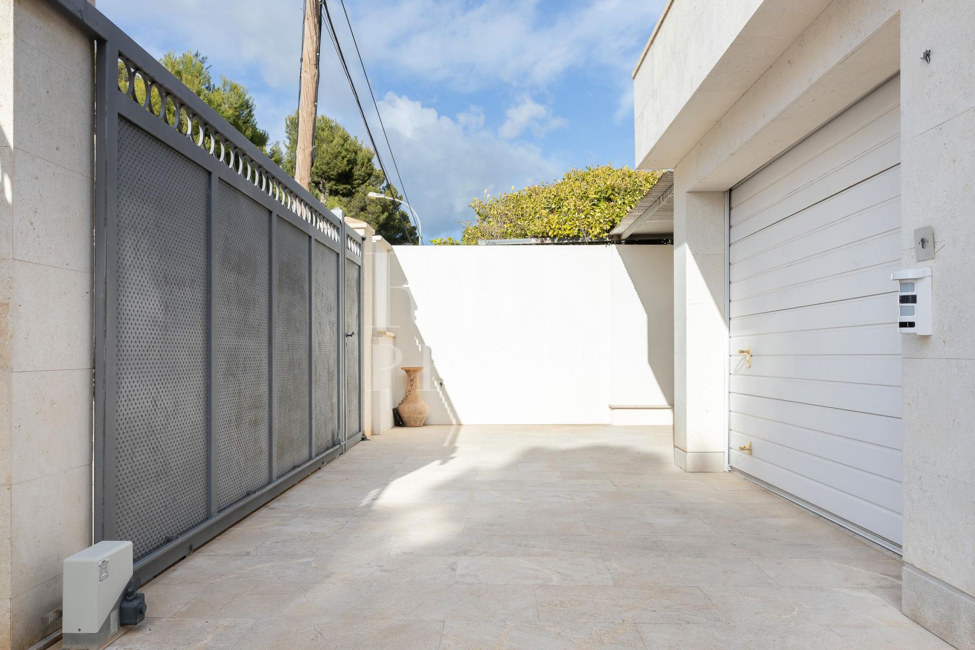 Available - Villa - Calvià