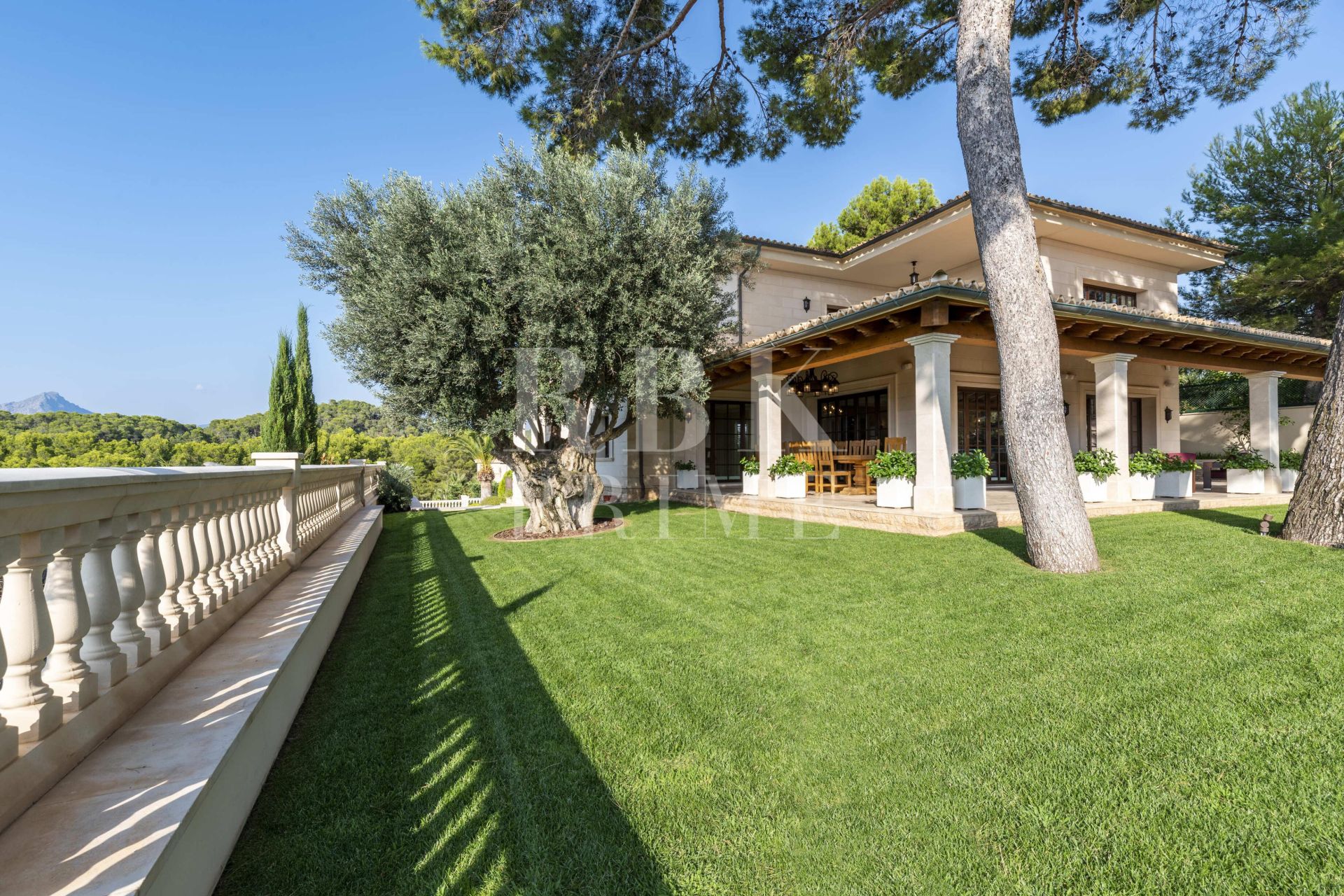 Available - Villa - Calvià