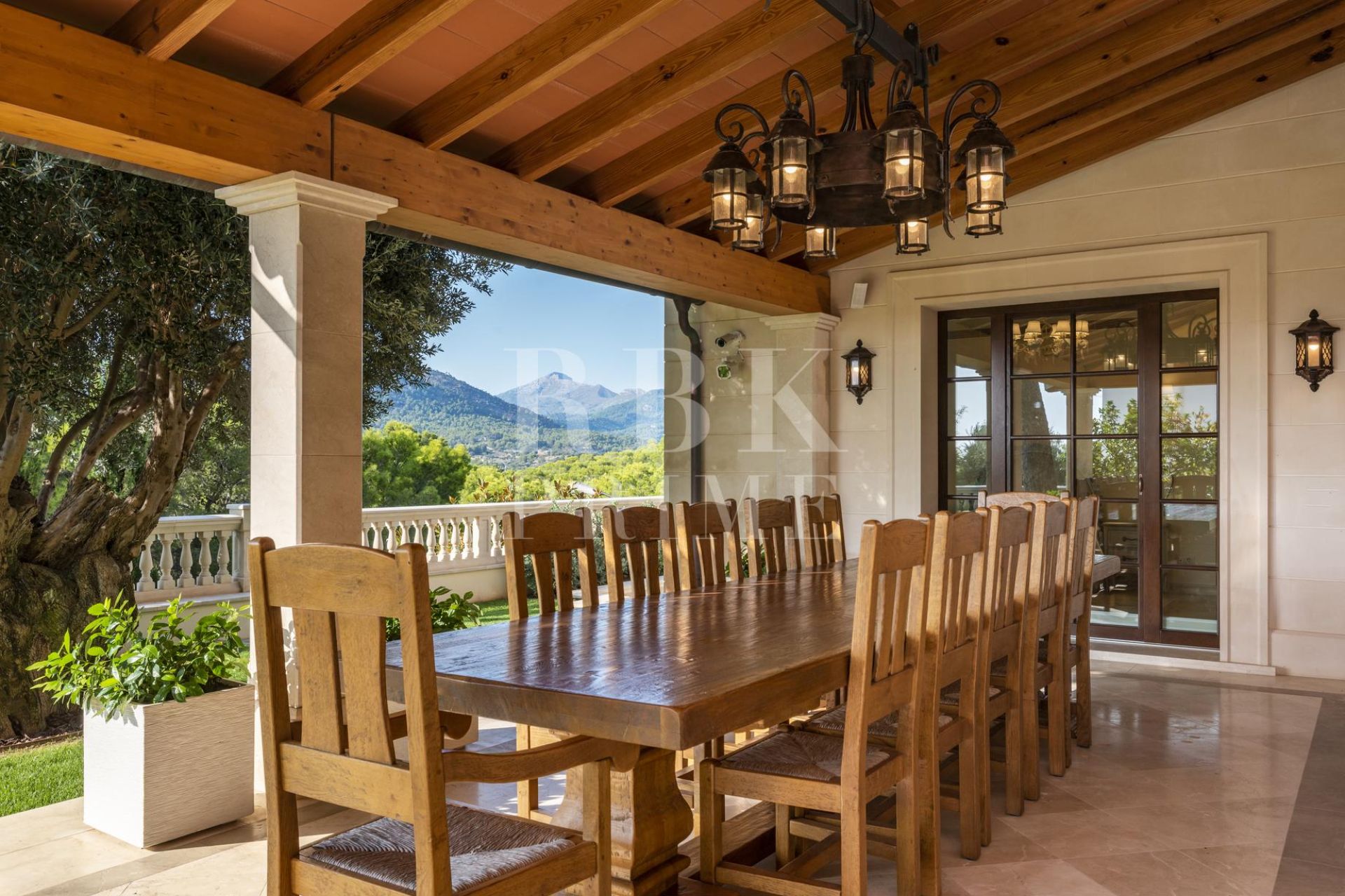 Available - Villa - Calvià