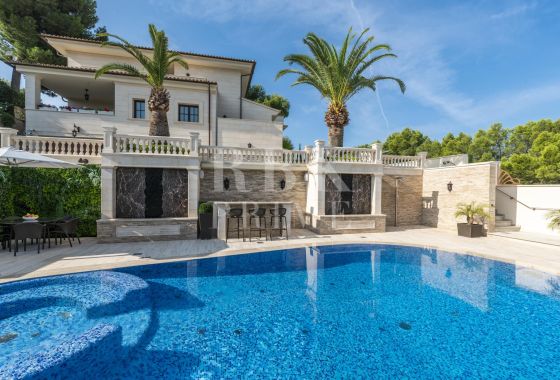 Villa · Available - Calvià