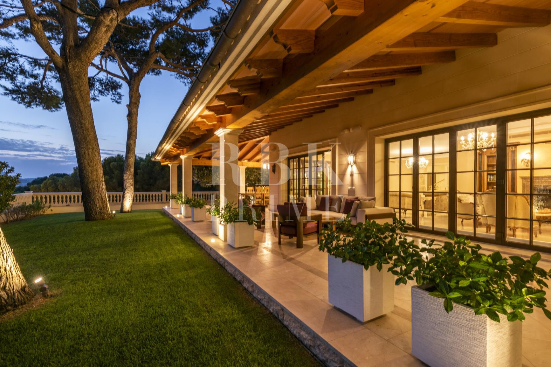 Available - Villa - Calvià