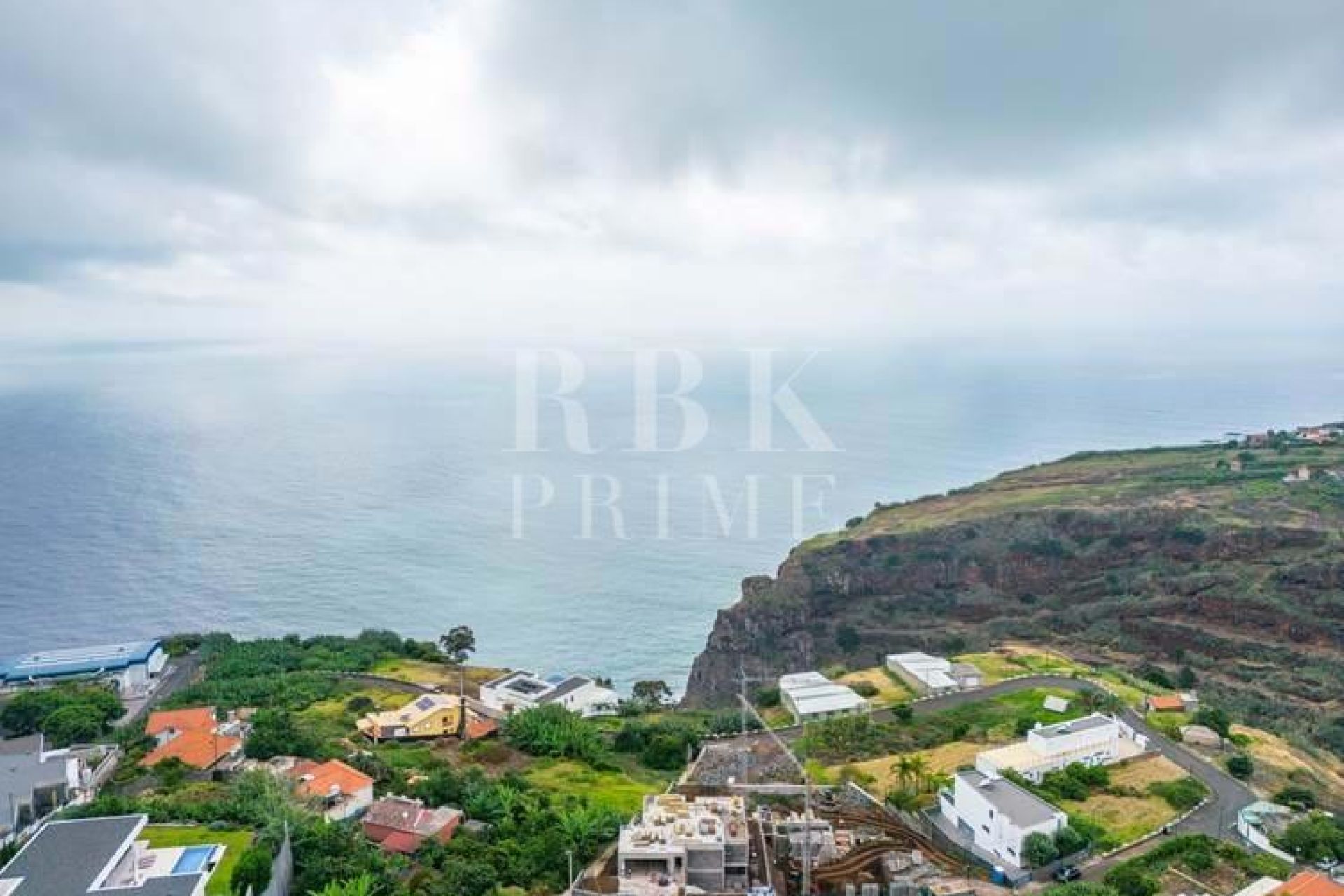 Available - Villa - Madeira