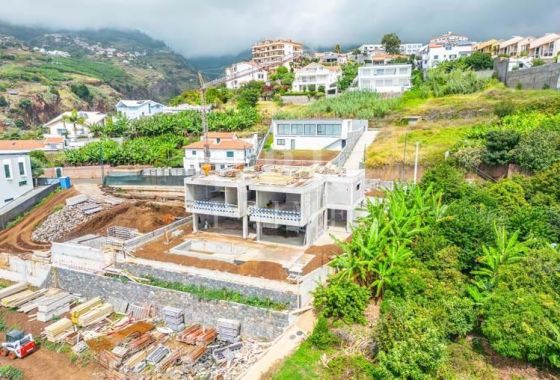 Available - Villa - Madeira