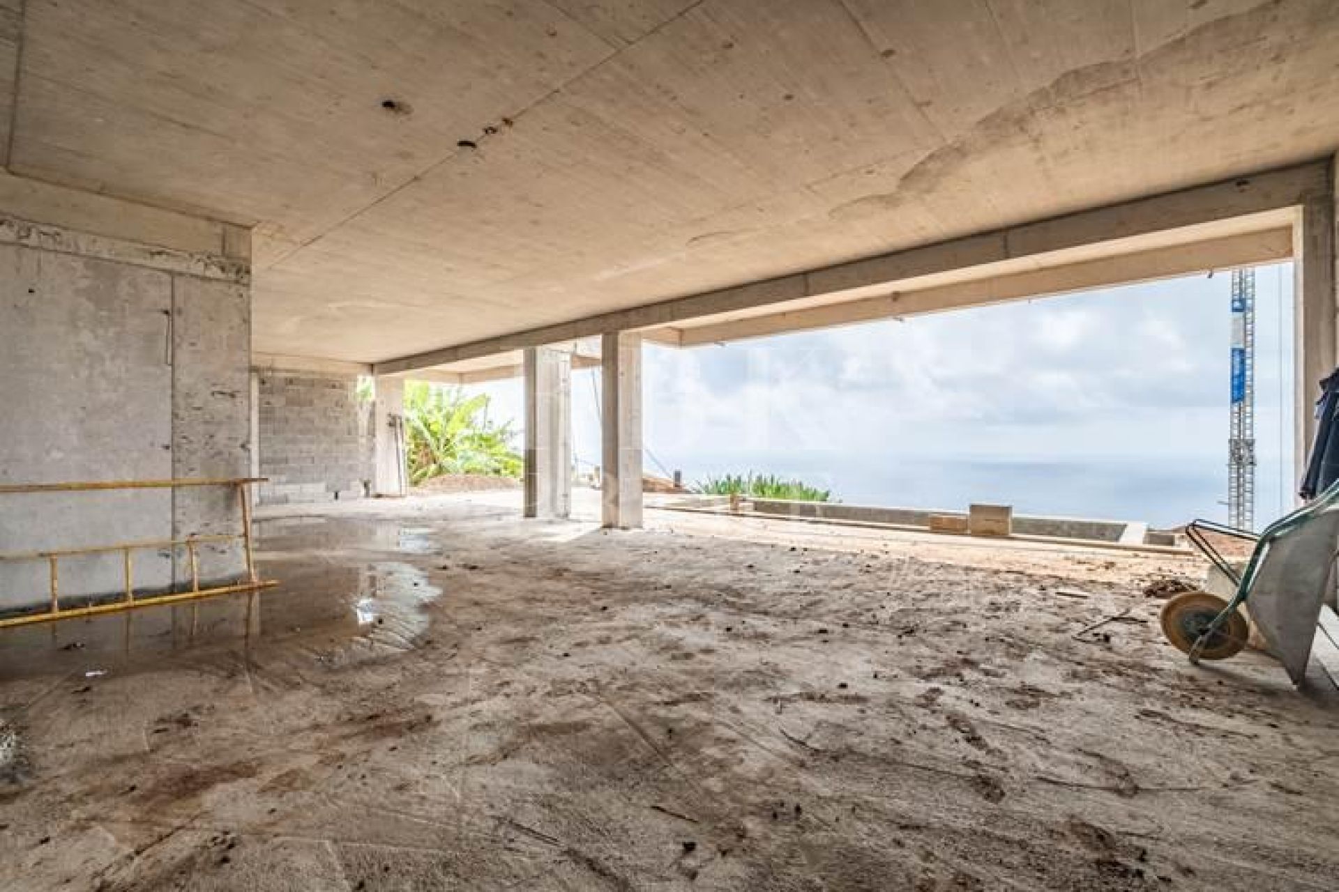 Available - Villa - Madeira