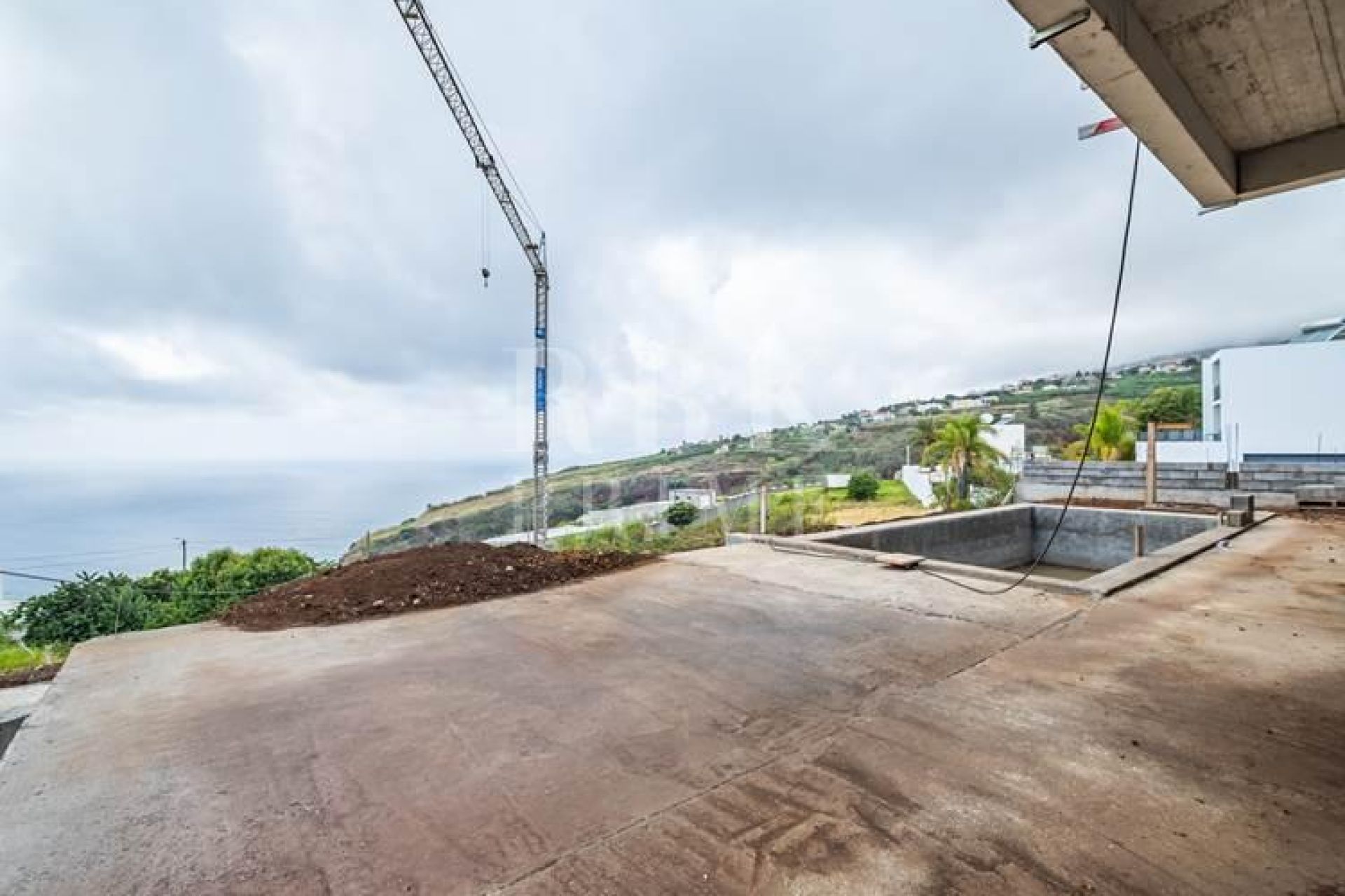 Available - Villa - Madeira
