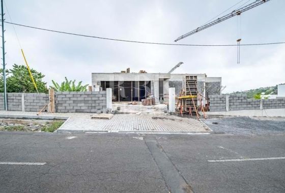 Available - Villa - Madeira