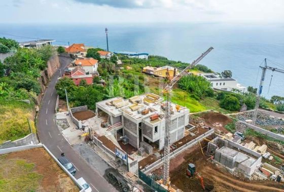 Available - Villa - Madeira