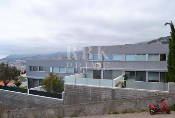 Urban plot · Available - Madeira