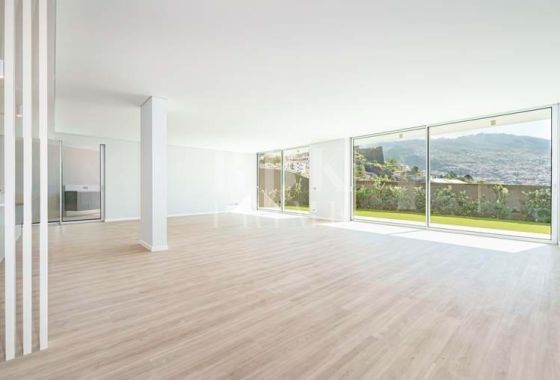 Apartment · Available - Madeira