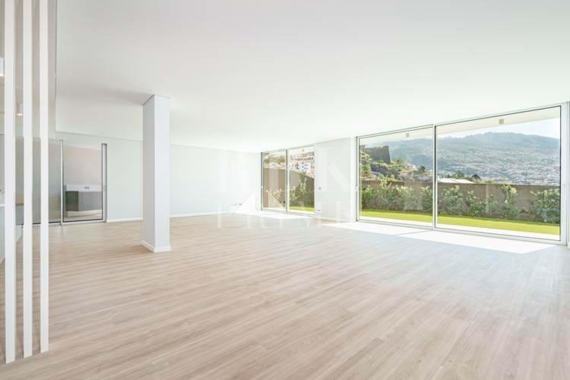 Available - Apartment - Madeira