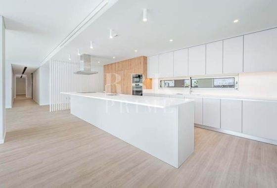 Apartment · Available - Madeira