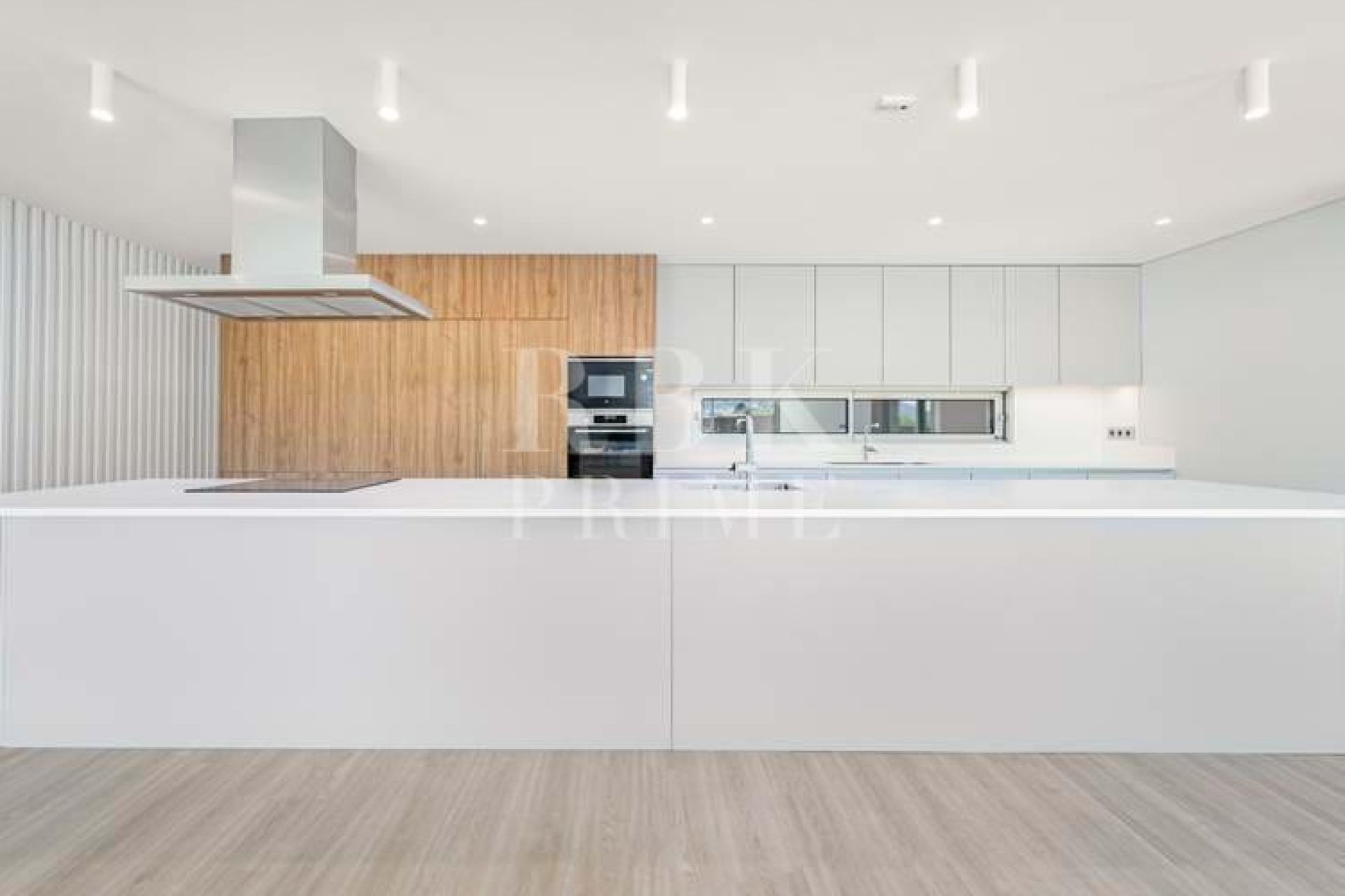Available - Apartment - Madeira