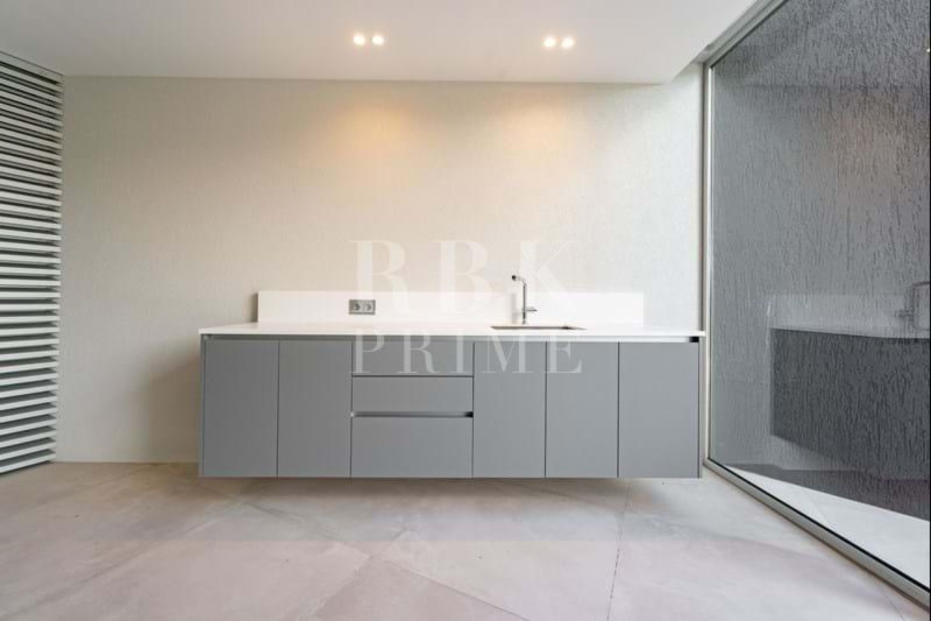 Available - Apartment - Madeira