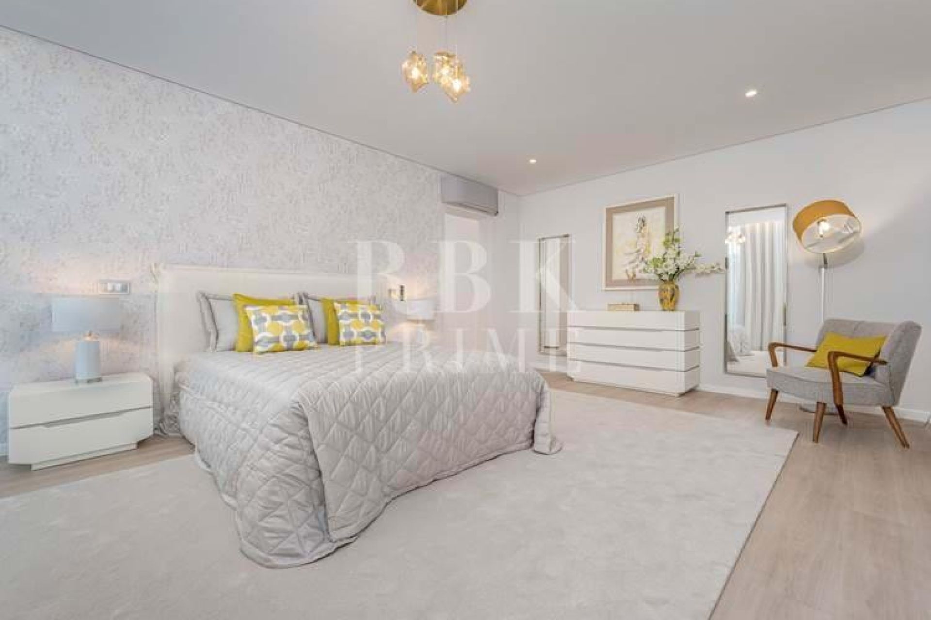 Available - Apartment - Madeira