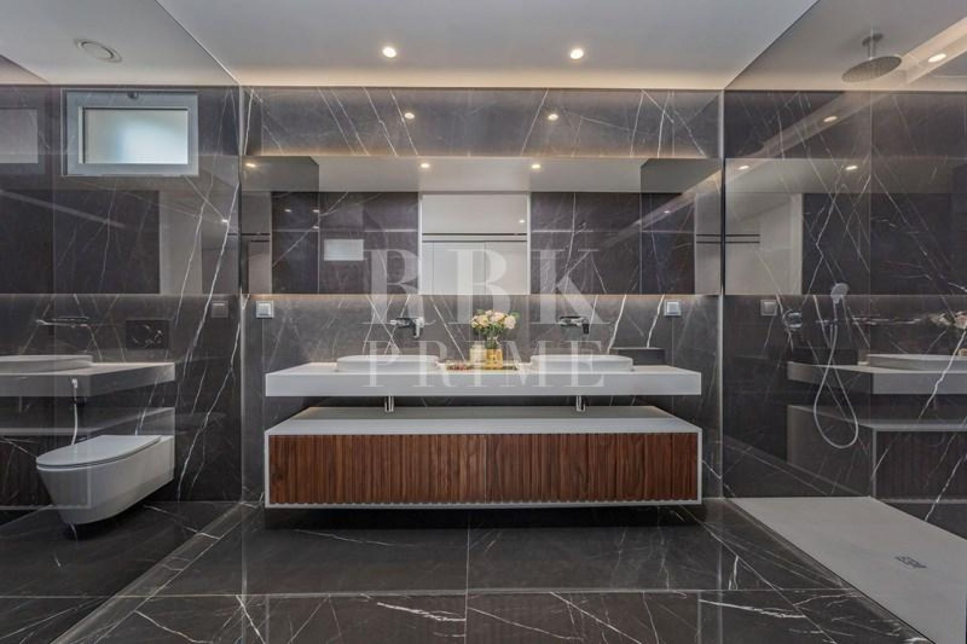 Available - Apartment - Madeira