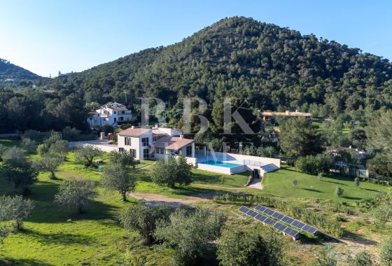 Available - Villa - Capdepera