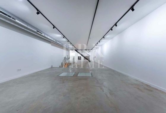Business · Available - Palma