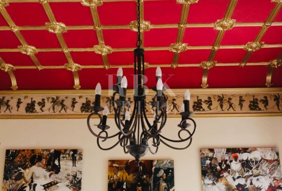 Palace · Available - Palma