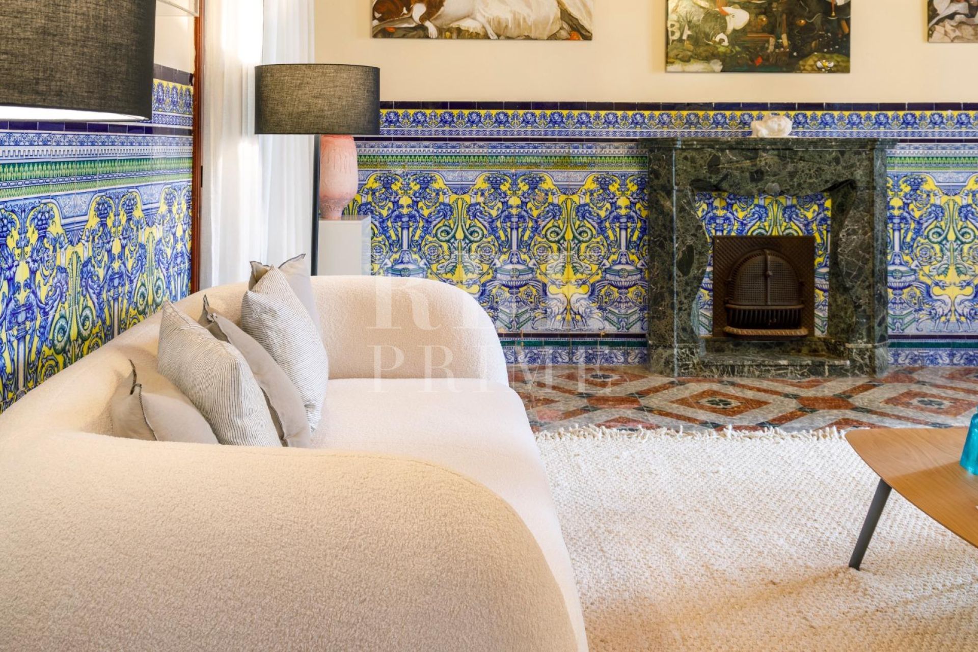 Available - Palace - Palma