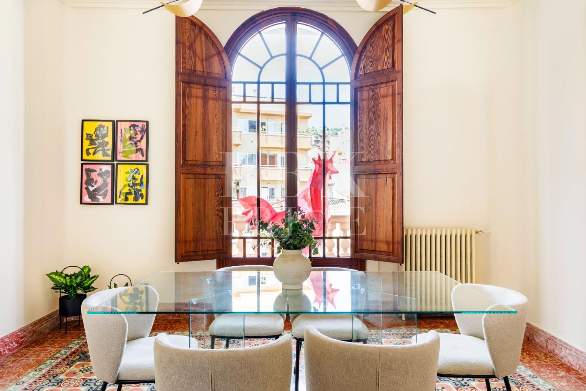 Available - Palace - Palma