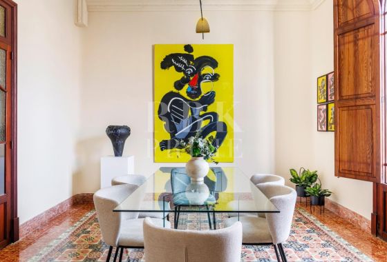 Palace · Available - Palma
