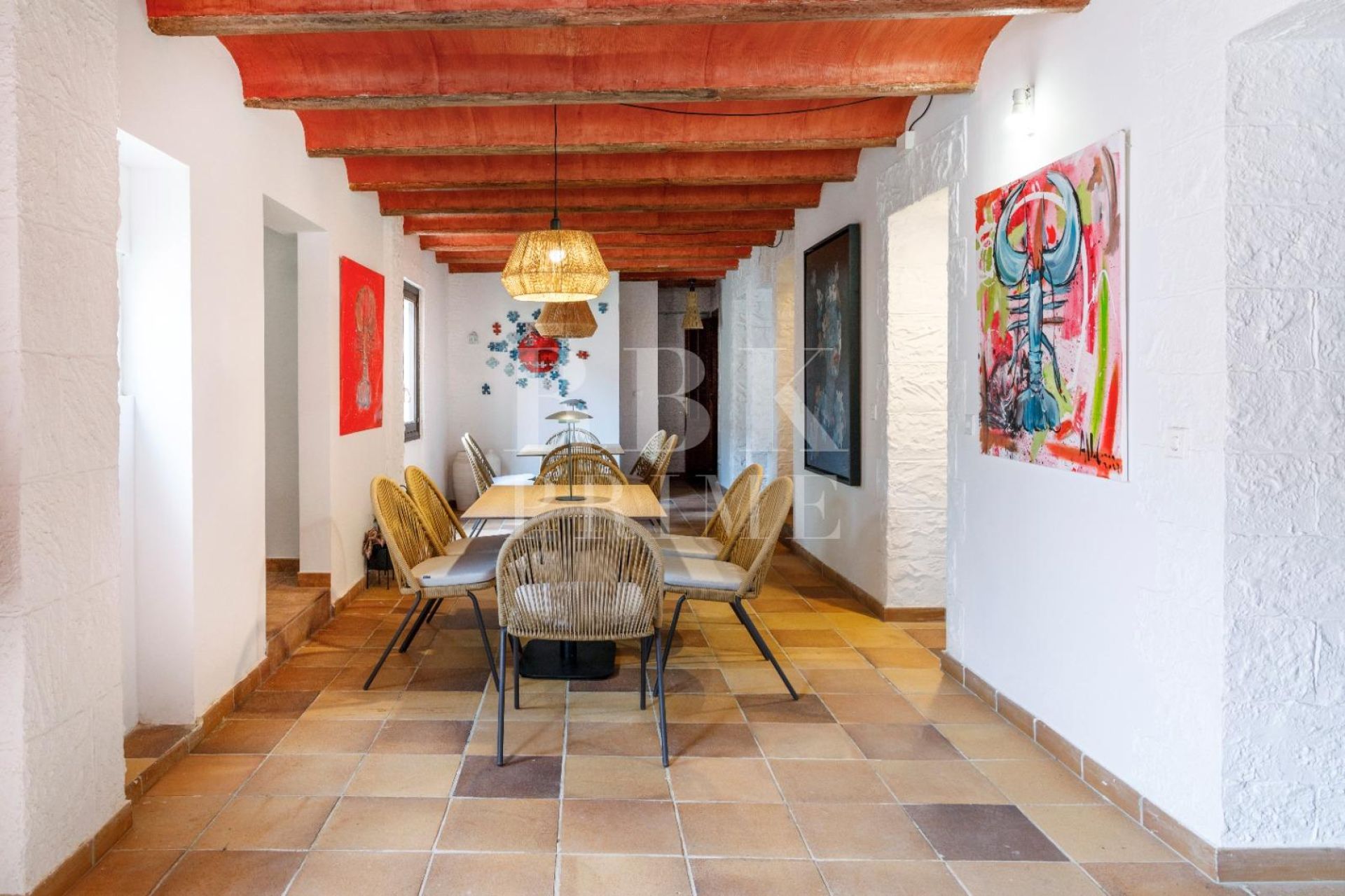 Available - Palace - Palma