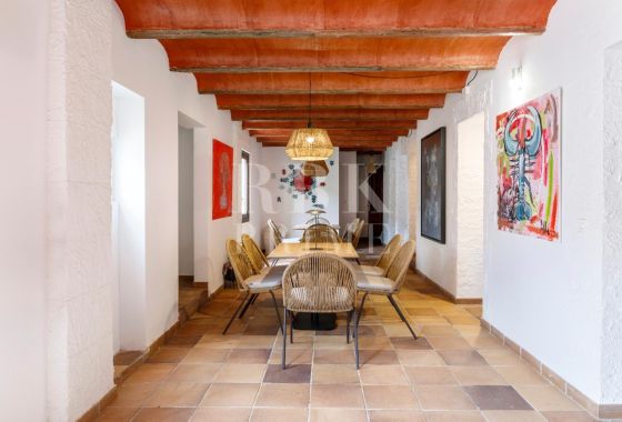 Palace · Available - Palma