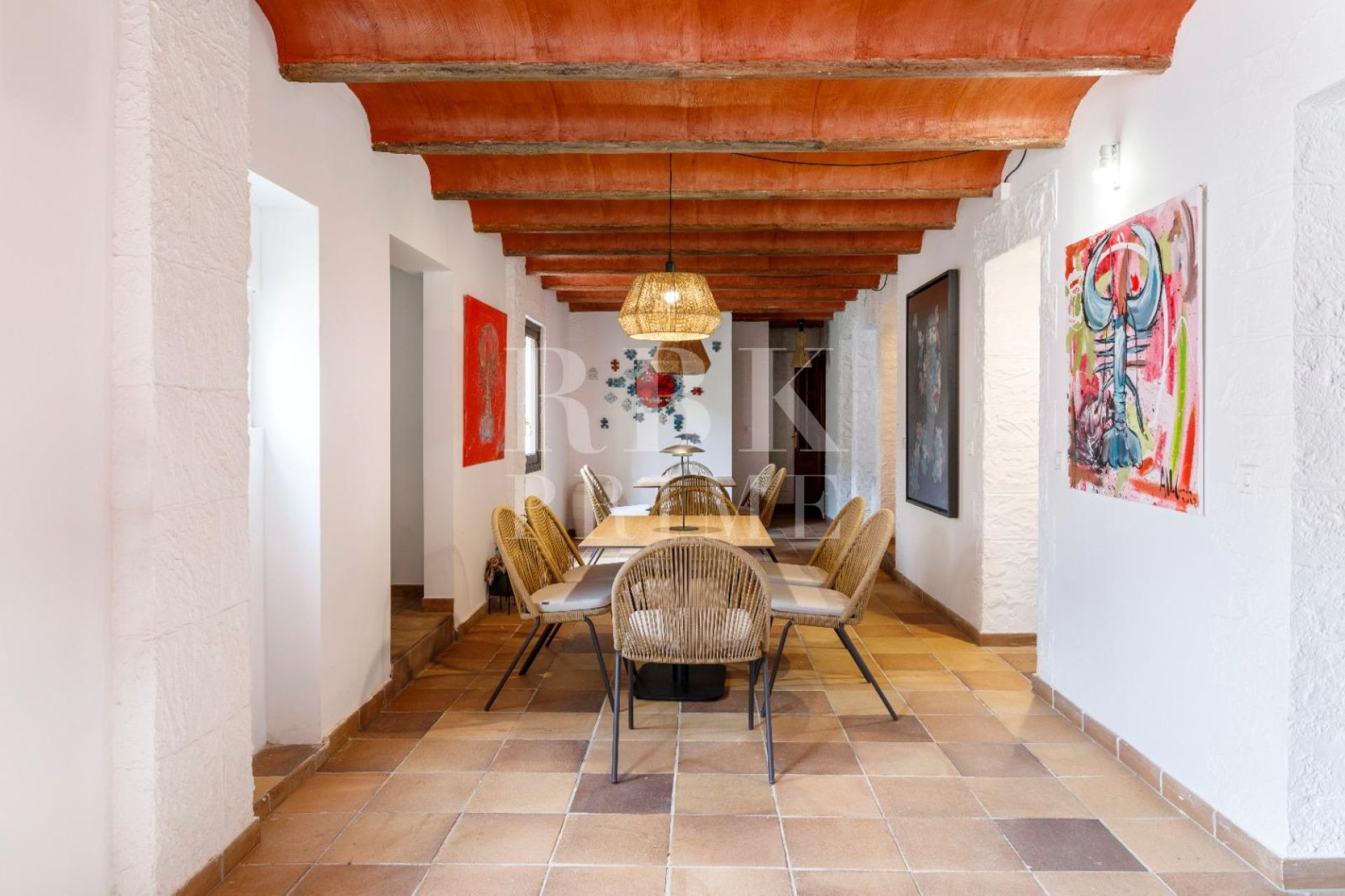 Available - Palace - Palma
