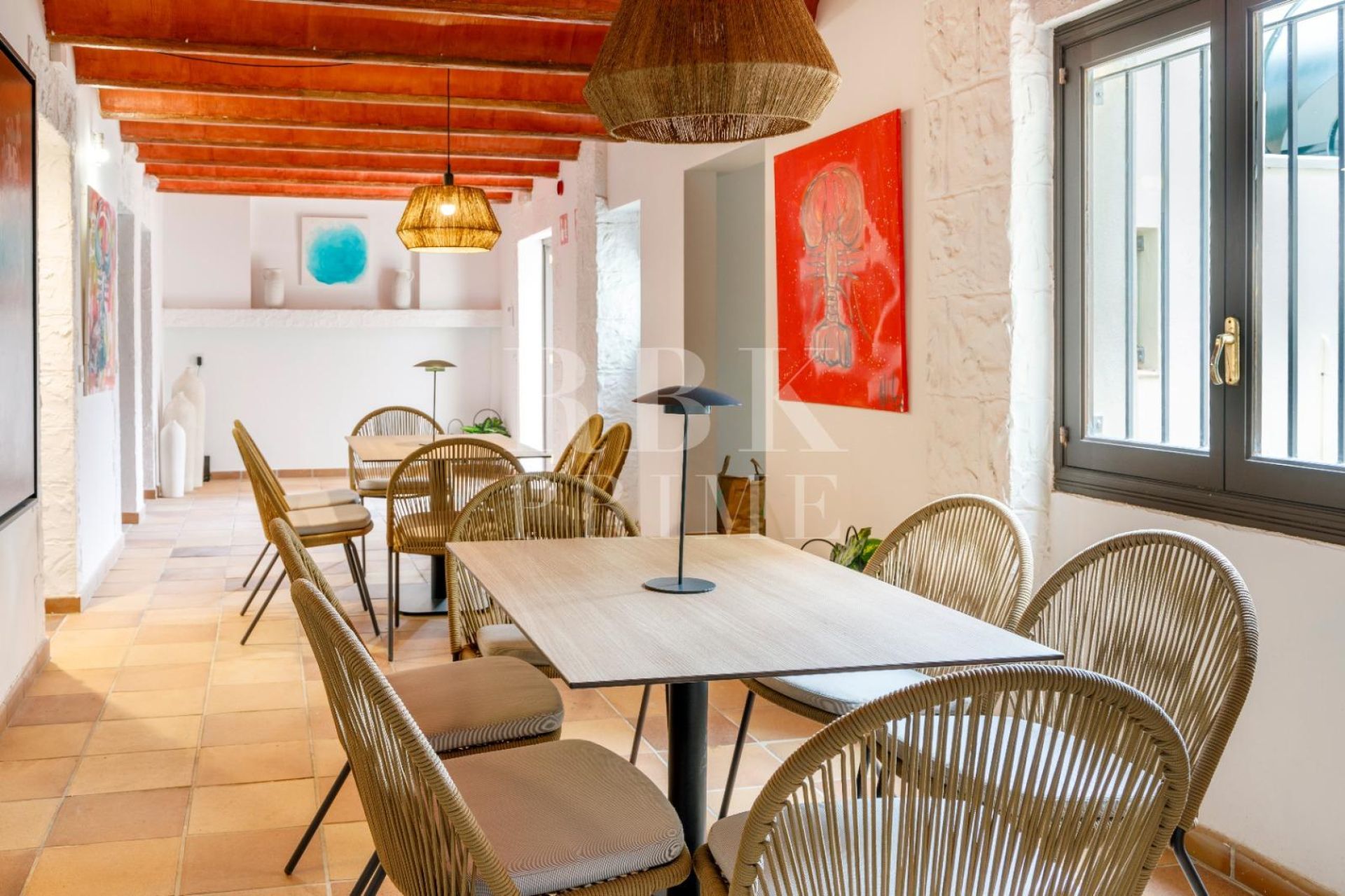 Available - Palace - Palma