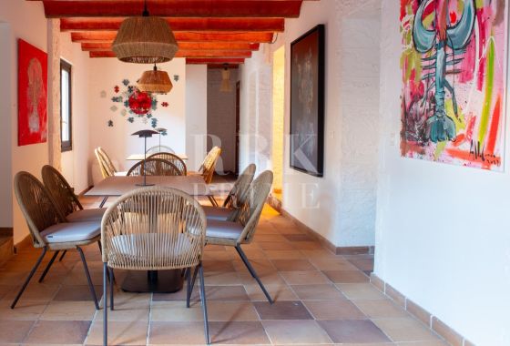 Palace · Available - Palma