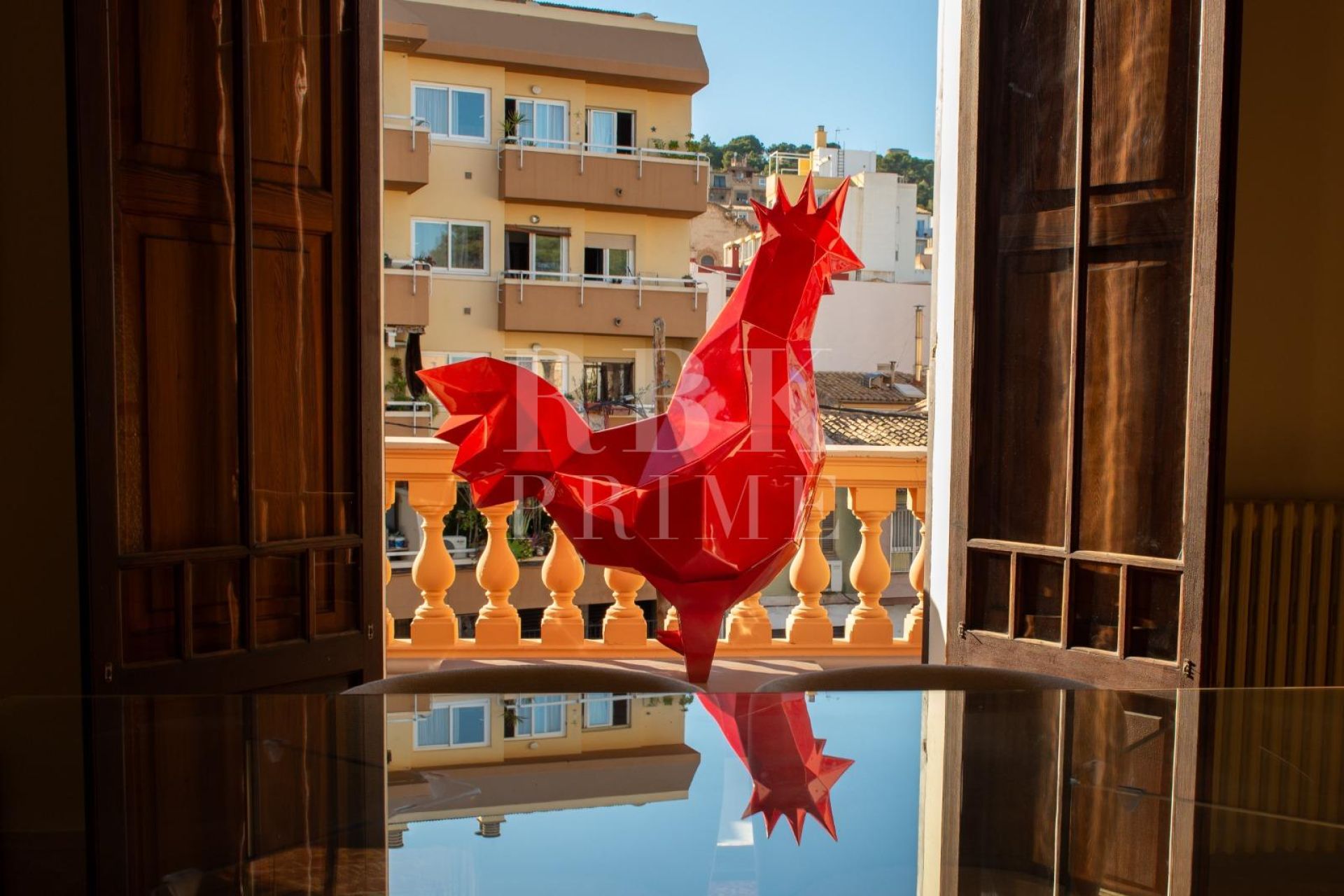 Available - Palace - Palma