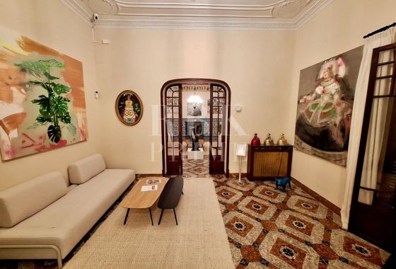 Palace · Available - Palma
